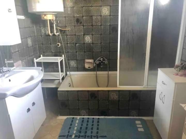 Legkondicionalt, Erkelyes Szoba, Privat Fuerdovel A Balatonon * Koroshegy